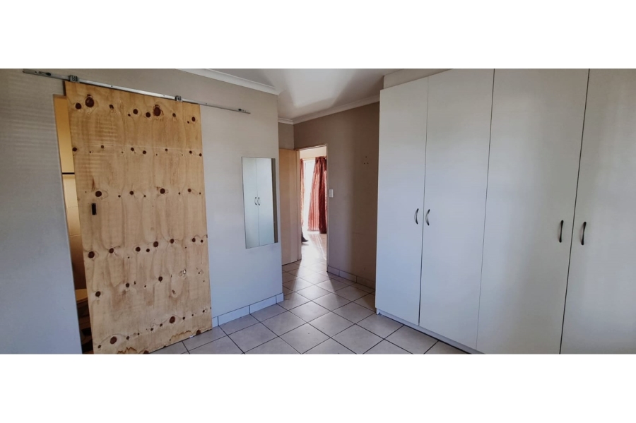 To Let 3 Bedroom Property for Rent in Normandie Western Cape